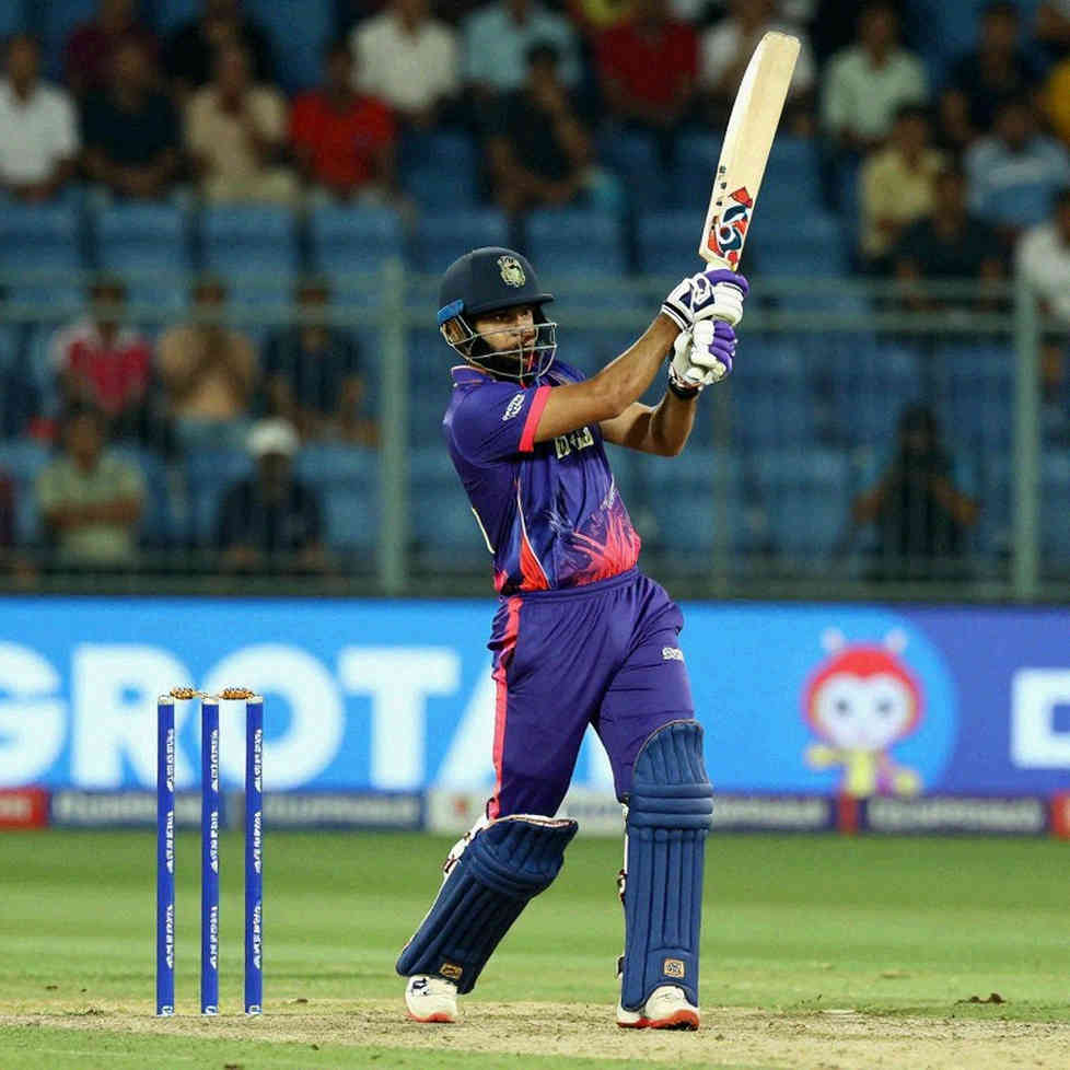 এক টেস্টের বিস্ময়: অভিষেকে ১১২, তারপর চিরতরে মাঠের বাইরে
